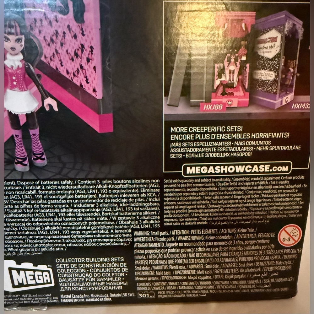 *SOLD DO NOT BUY*. Mega Monster High Draculaura’s Boo-k Crypt Building Set - Picture 15 of 15